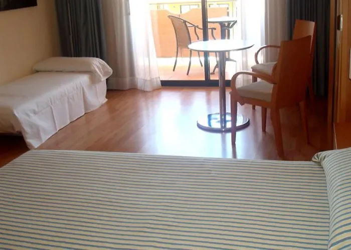 Hotel Clipper & Torroella de Montgrí